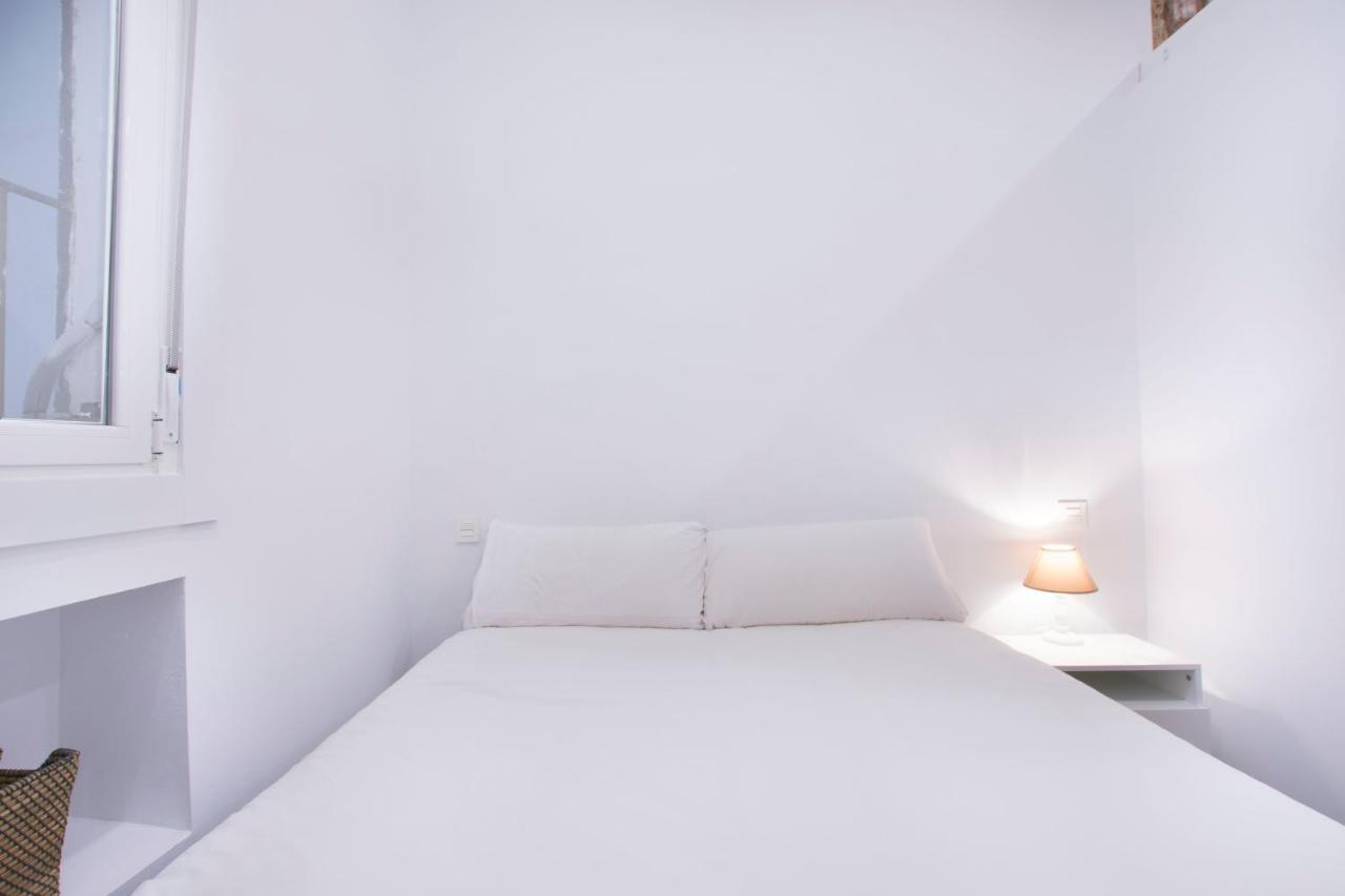 Fancy One-Bedroom La Latina Madrid Exterior photo